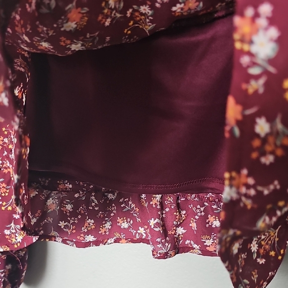 Planet Heart Romantic Date Night Floral Burgundy Peasant Top Medium - Picture 7 of 10